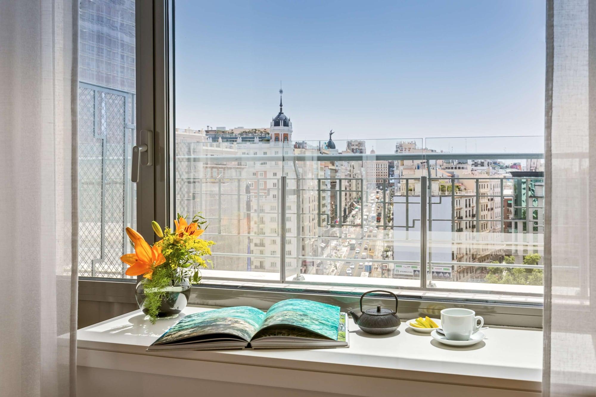 Barcelo Torre De Madrid Hotel Ngoại thất bức ảnh View from a window