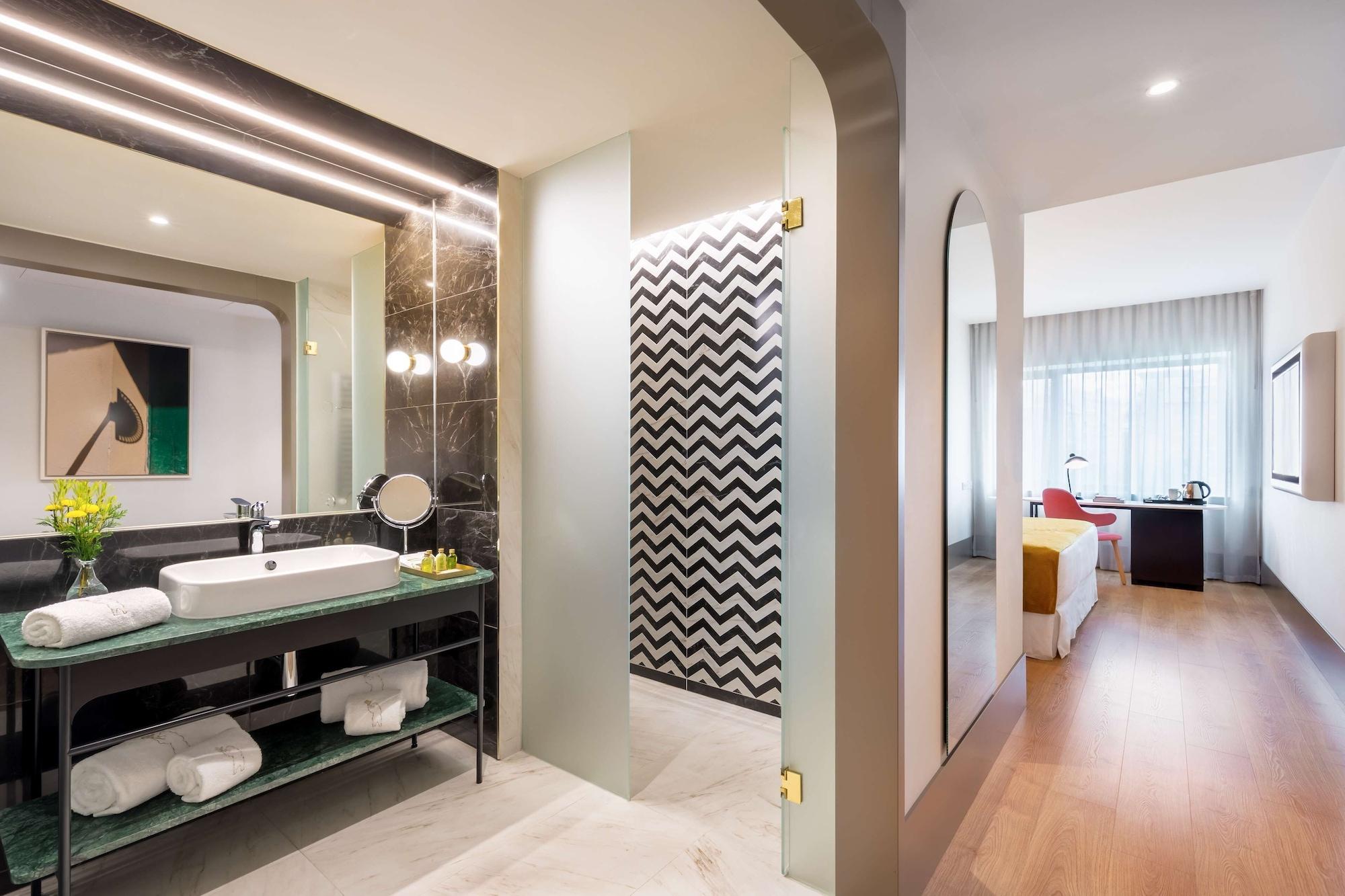 Barcelo Torre De Madrid Hotel Ngoại thất bức ảnh Deluxe Room