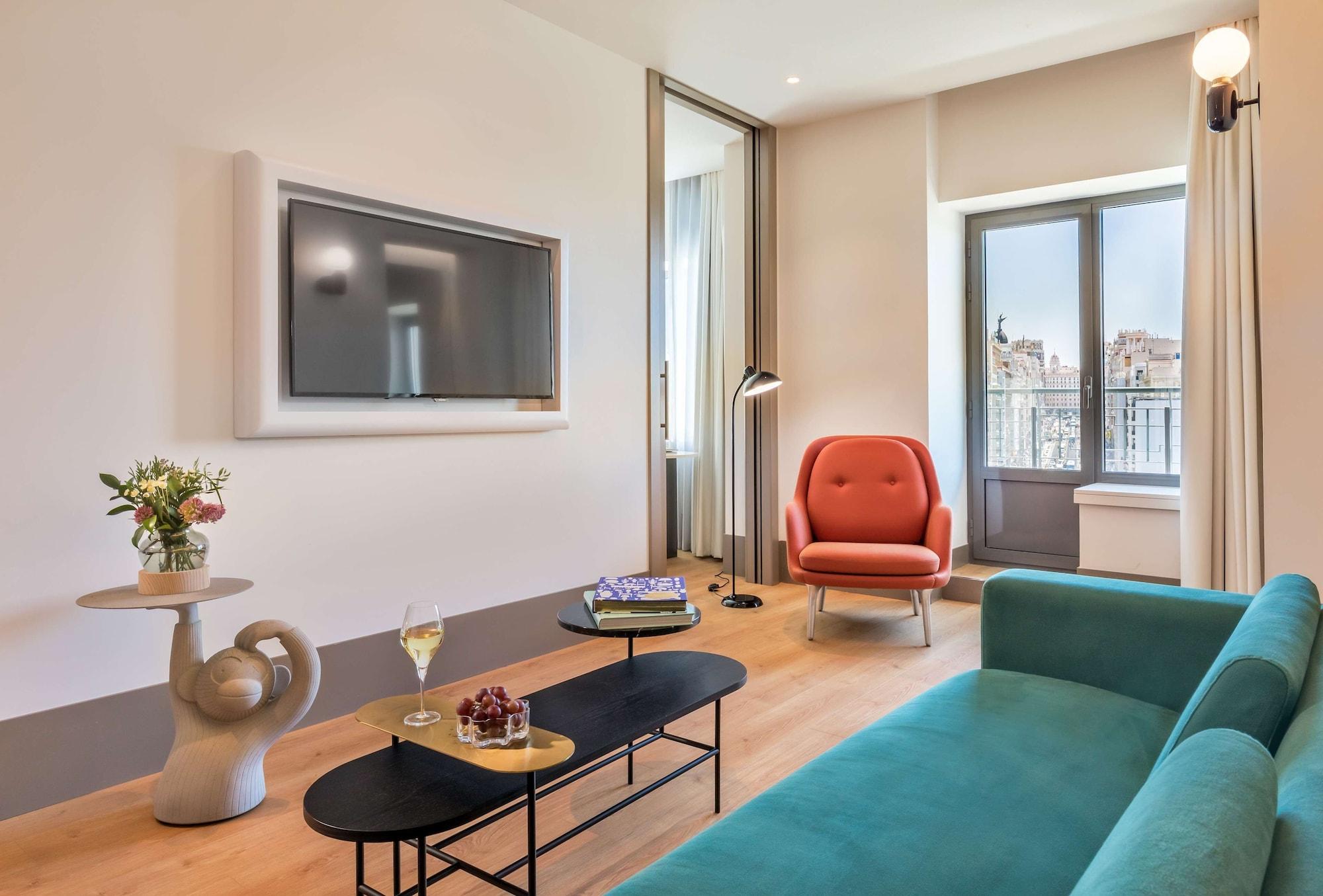 Barcelo Torre De Madrid Hotel Ngoại thất bức ảnh Suite at the Hotel