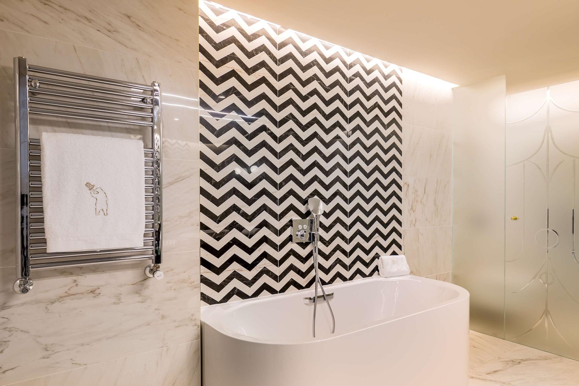 Barcelo Torre De Madrid Hotel Ngoại thất bức ảnh Bathroom