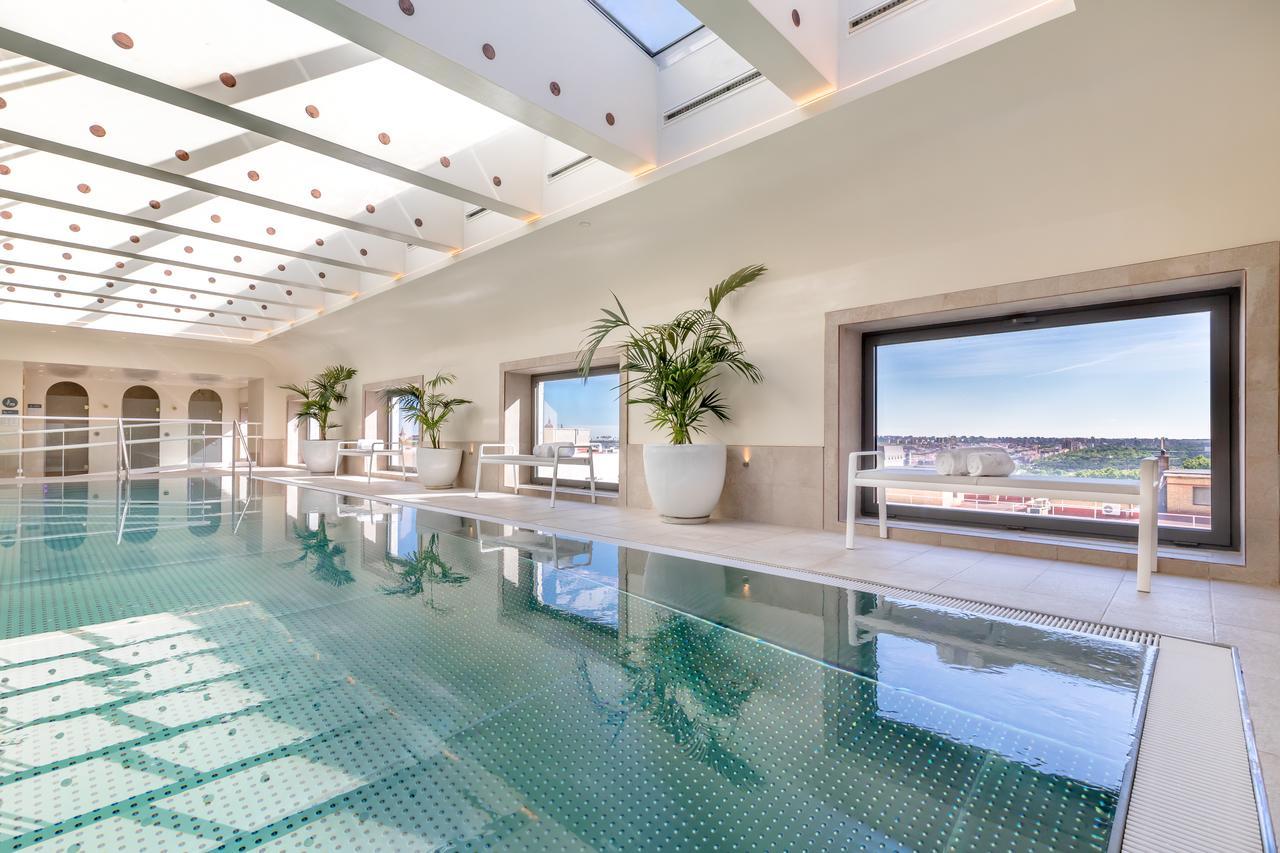 Barcelo Torre De Madrid Hotel Ngoại thất bức ảnh The rooftop pool