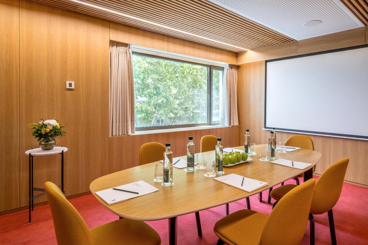 Barcelo Torre De Madrid Hotel Ngoại thất bức ảnh Meeting room at the Swissôtel Grand